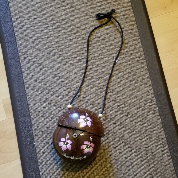 MARTINIQUE Hand-crafted Purse - Picture 2 of 5